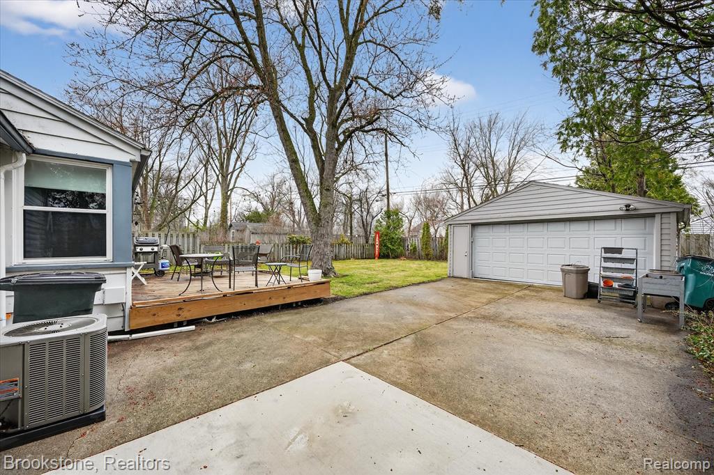 15636 Kirkshire Avenue, Beverly Hills, MI 48025 — Photo 34