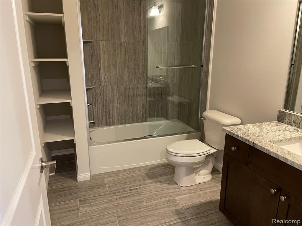 4156 SECLUDED PINES DR, Sterling Heights, MI 48314 — Photo 31