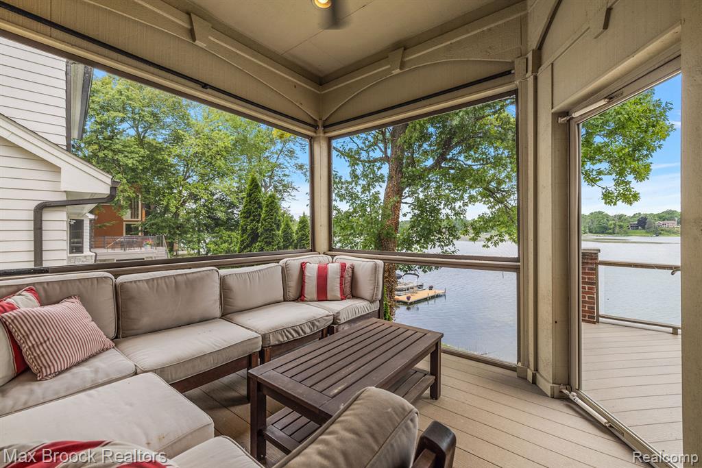 6340 Lakeshore Street, West Bloomfield, MI 48323 — Photo 56