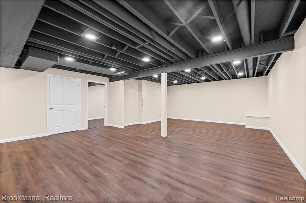 3568 Grove Lane, Auburn Hills, MI 48326 — Photo 19