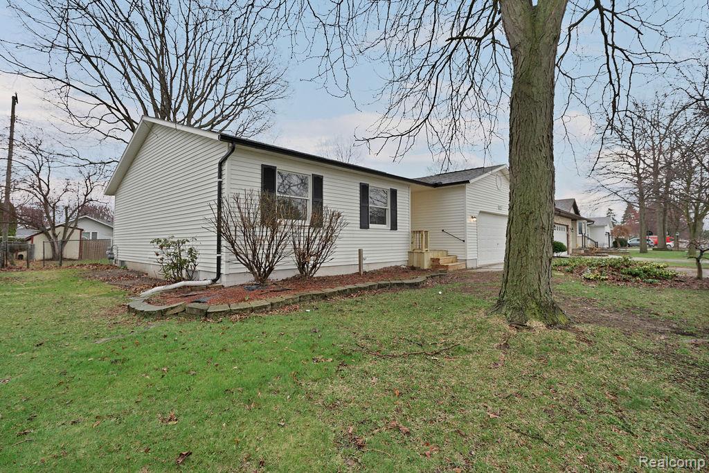 807 Saint Bernard Street, Marysville, MI 48040 — Photo 3