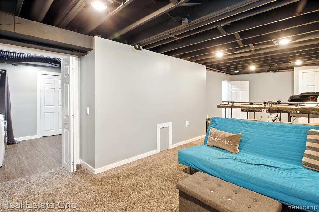 7335 Willow Oak Drive, West Bloomfield, MI 48324 — Photo 32