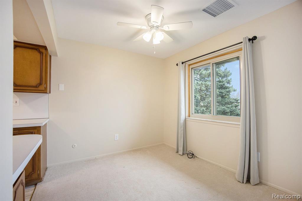 406 RIVIERA Drive, Saint Clair Shores, MI 48080 — Photo 10