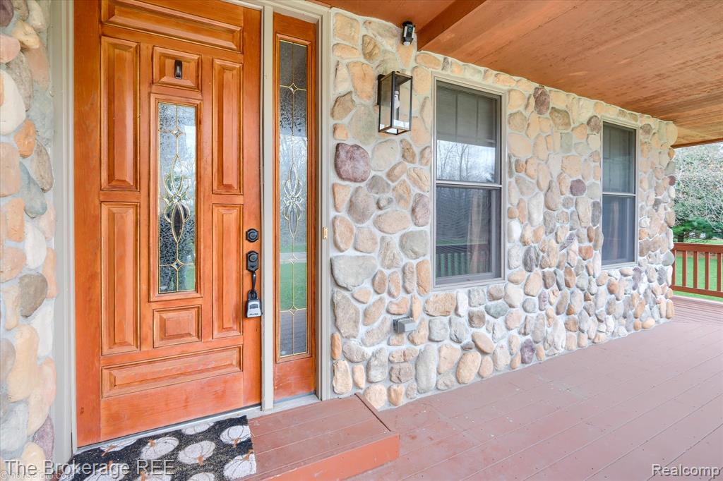 9055 N Island Drive, Flushing, MI 48433 — Photo 6