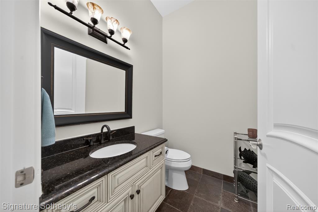 900 Hill Hollow Lane, Milford, MI 48381 — Photo 13