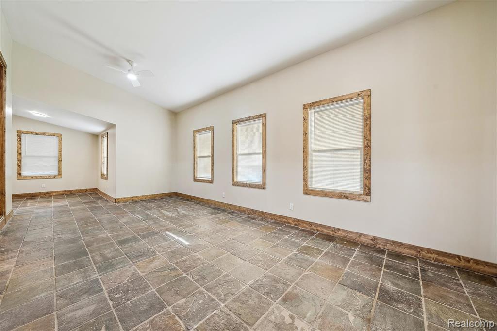 8270 McClements Road, Brighton, MI 48114 — Photo 10