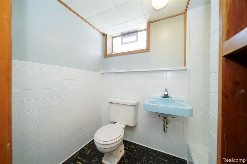 927 CLEOPHUS Parkway, Lincoln Park, MI 48146 — Photo 51