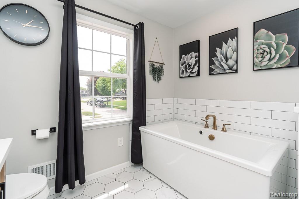 1847 Lyster Lane, Troy, MI 48085 — Photo 31