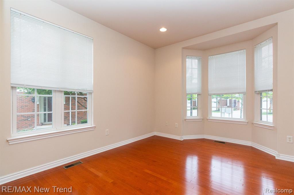 29319 DOUGLAS Drive, Novi, MI 48377 — Photo 14