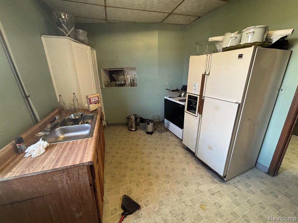15635 MACK Avenue, Detroit, MI 48224 — Photo 20