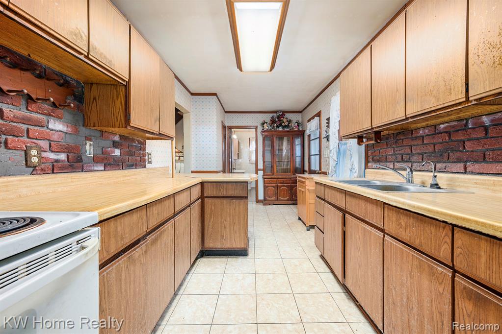 9630 Round Lake Boulevard, White Lake, MI — Photo 7
