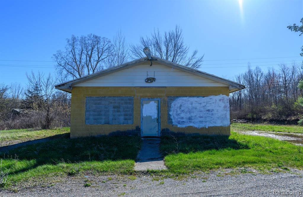 8860 PONTIAC Trail, South Lyon, MI 48178 — Photo 12