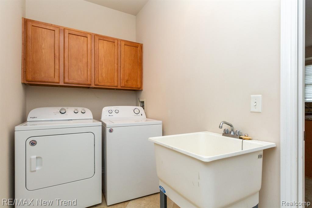 29319 DOUGLAS Drive, Novi, MI 48377 — Photo 28