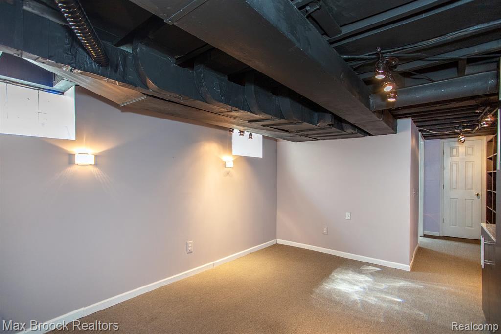 26614 Humber Street, Huntington Woods, MI — Photo 39
