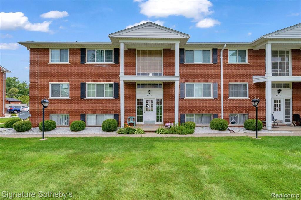 8260 CRESTVIEW Drive, C1, Sterling Heights, MI 48312 — Photo 3