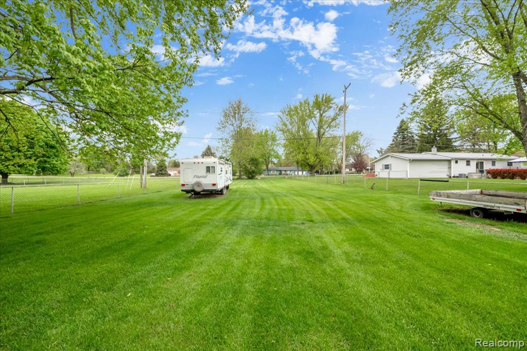 6332 Windham Place, Grand Blanc, MI 48439 — Photo 32