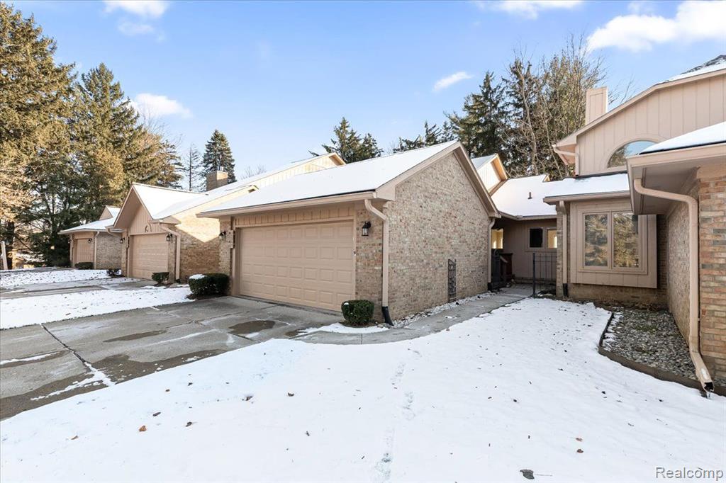 22245 RIVER RIDGE Trail, Farmington Hills, MI 48335 — Photo 2