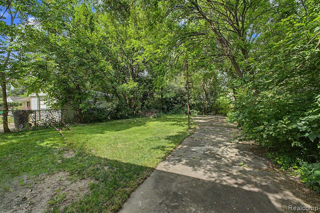 6539 Greenview Avenue, Detroit, MI 48228 — Photo 28