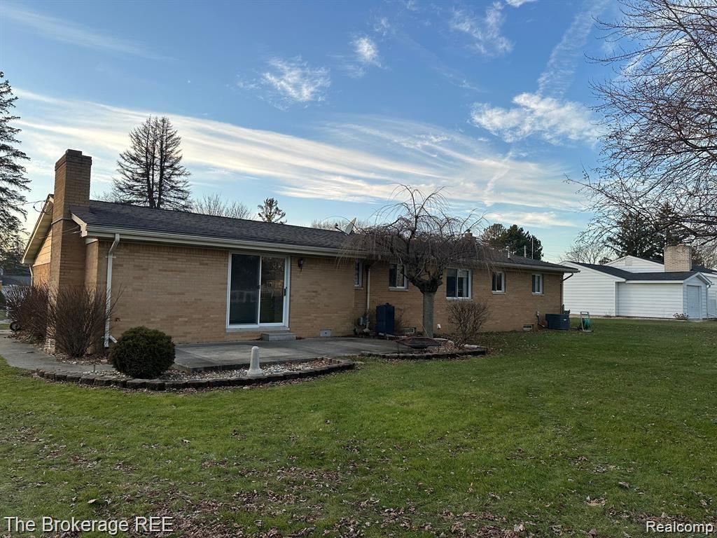 9153 DEL RIO Drive, Grand Blanc, MI 48439 — Photo 2