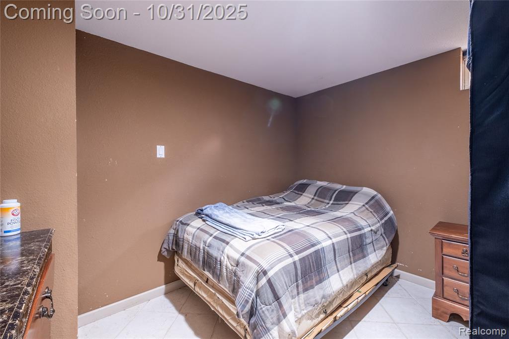 7036 Glen Oak Drive, Grand Blanc, MI 48439 — Photo 23