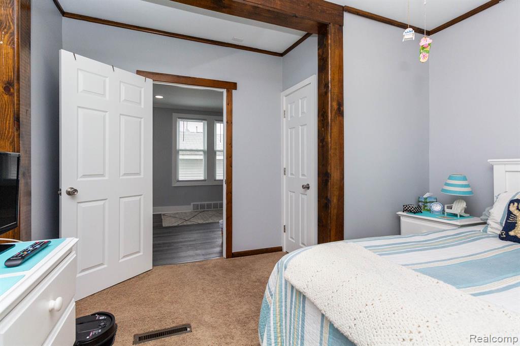 843 CHERRY Street, Wyandotte, MI 48192 — Photo 37