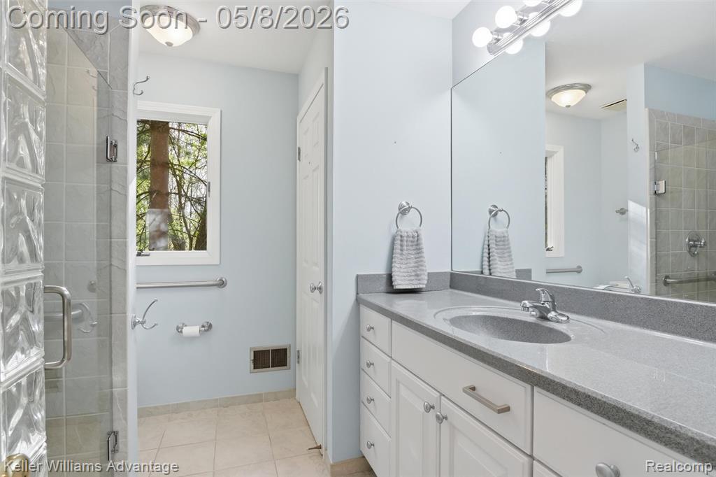 6545 Red Cedar Lane, West Bloomfield, MI 48324 — Photo 18