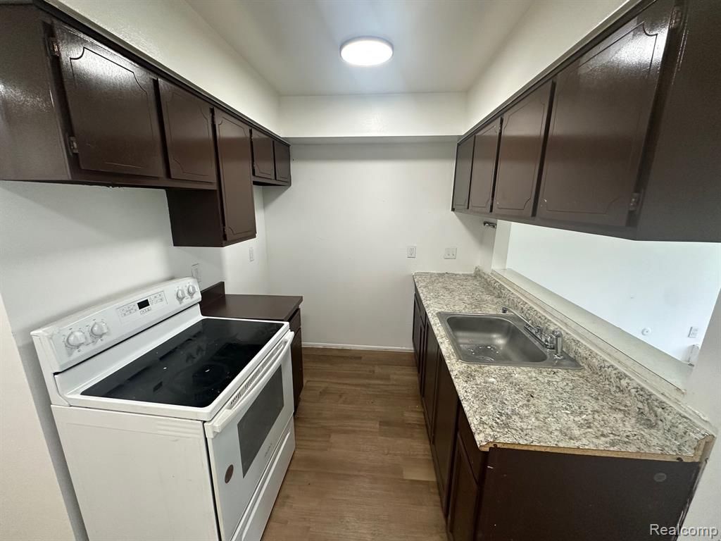 4535 Cadieux # 18 and 42, Detroit, MI 48224 — Photo 12