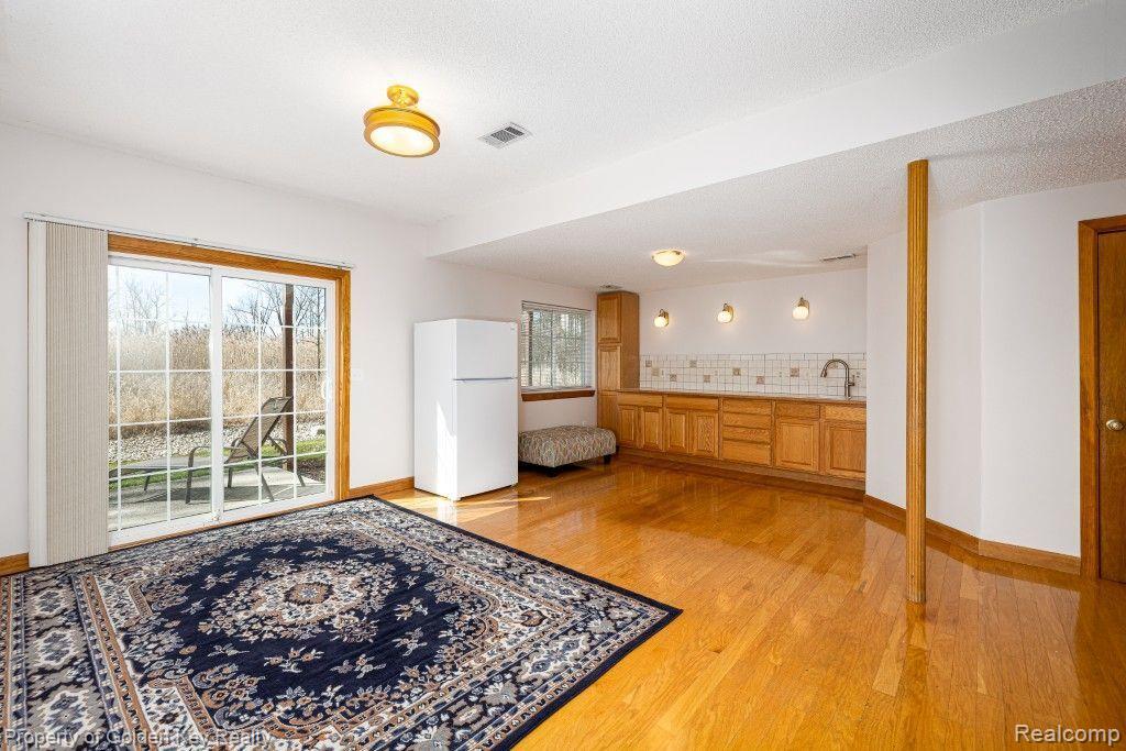 573 WINWOOD, Unit 34, Walled Lake, MI 48390 — Photo 19