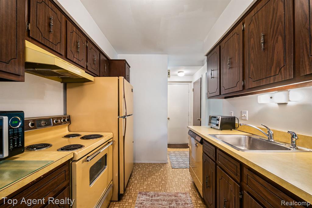 24755 Meadow Lane, Harrison Township, MI — Photo 19