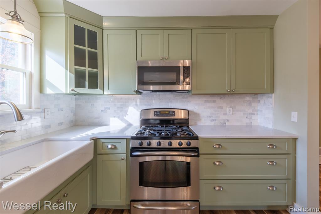 557 Green Cove Drive, Holly, MI 48442 — Photo 6