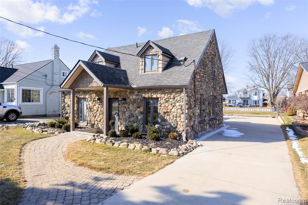 39401 Lakeshore Drive, Harrison Township, MI — Photo 4