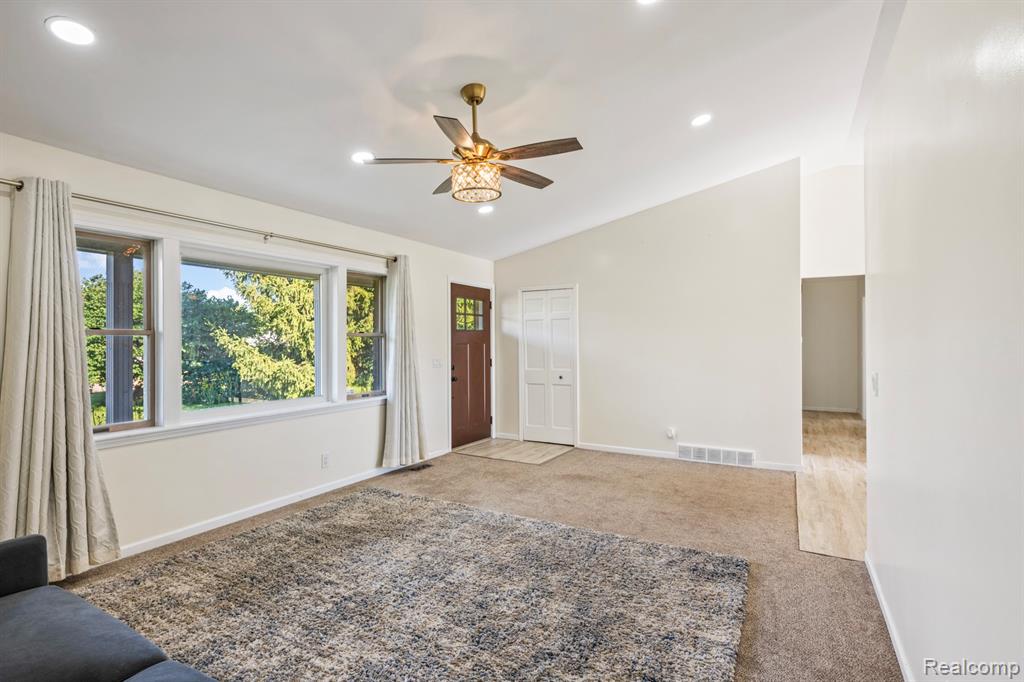 5466 Webster Road, Flint, MI 48504 — Photo 10