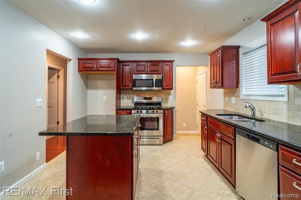 41498 Harvard Drive, Sterling Heights, MI 48313 — Photo 13