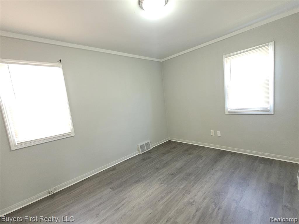 958 Cleveland Avenue, Lincoln Park, MI 48146 — Photo 9