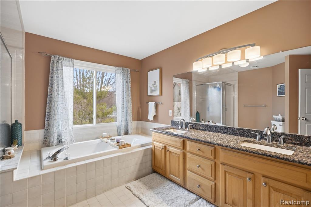 4471 S Castlewood Court, Auburn Hills, MI 48326 — Photo 31