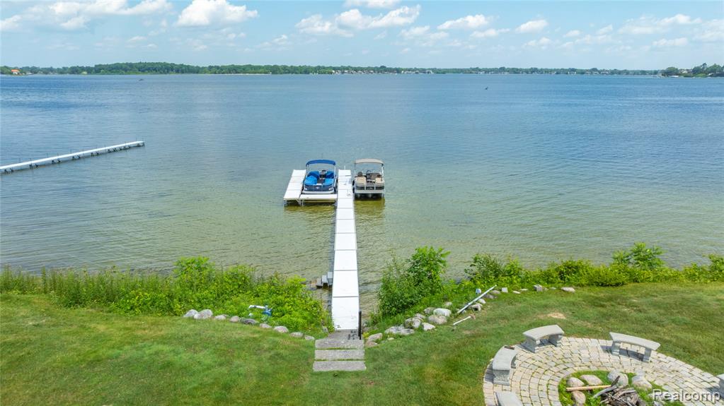 4326 COMMERCE Road, Orchard Lake Village, MI 48324 — Photo 69