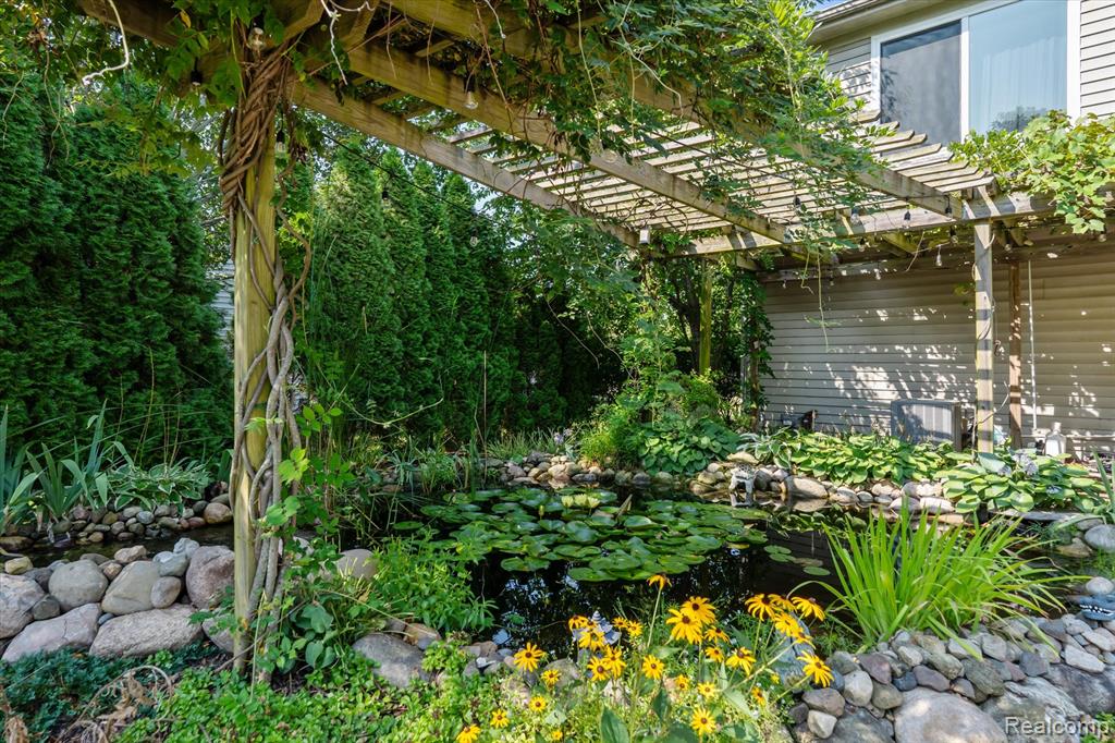 480 Andover Woods Drive, Fenton, MI 48430 — Photo 39