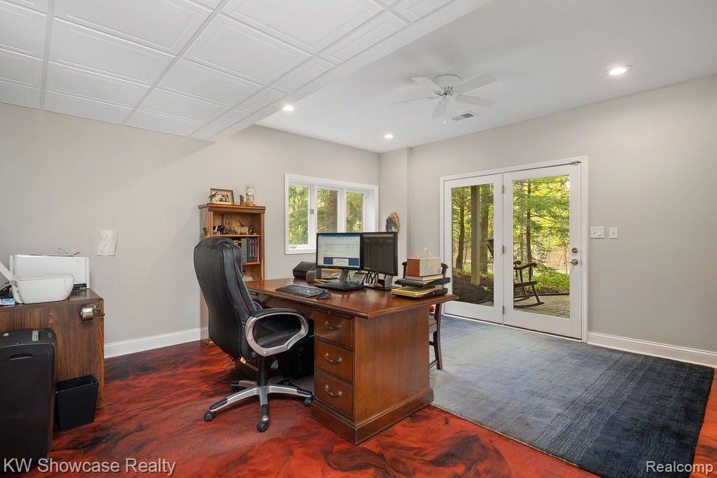 6061 TURNBERRY Drive, Commerce Twp, MI 48382 — Photo 47