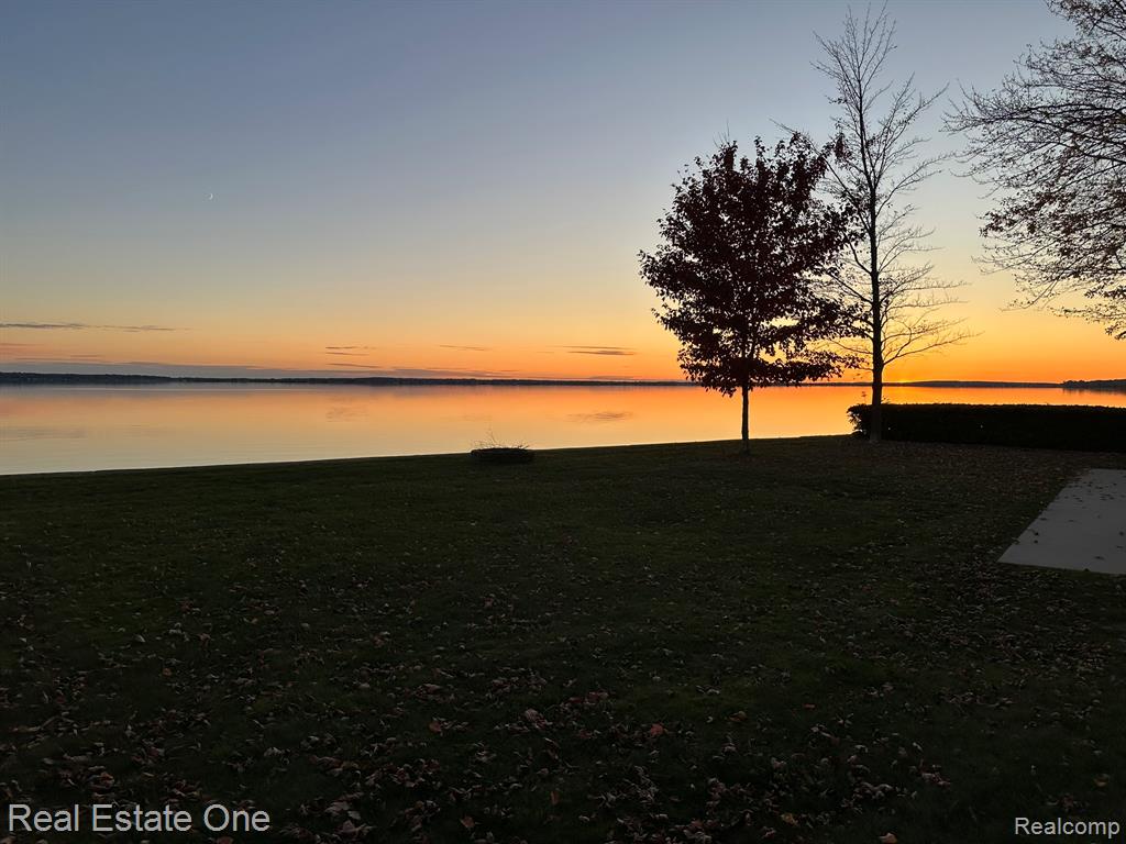 8175 E HOUGHTON LAKE, 1, Houghton Lake, MI 48629 — Photo 42