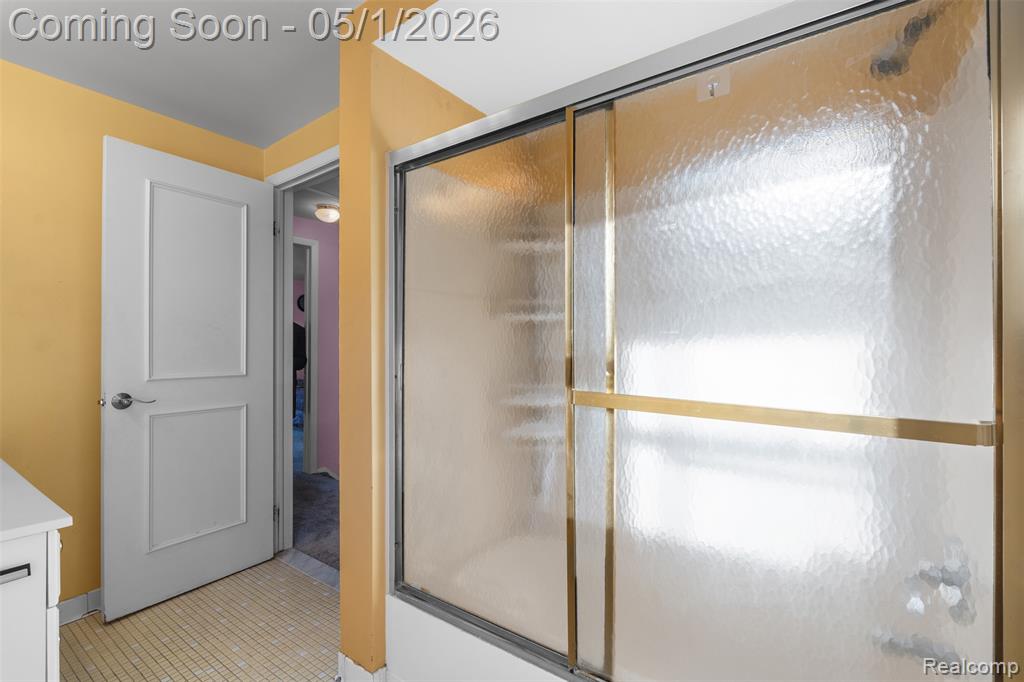 5686 Stratford Drive, West Bloomfield, MI — Photo 24