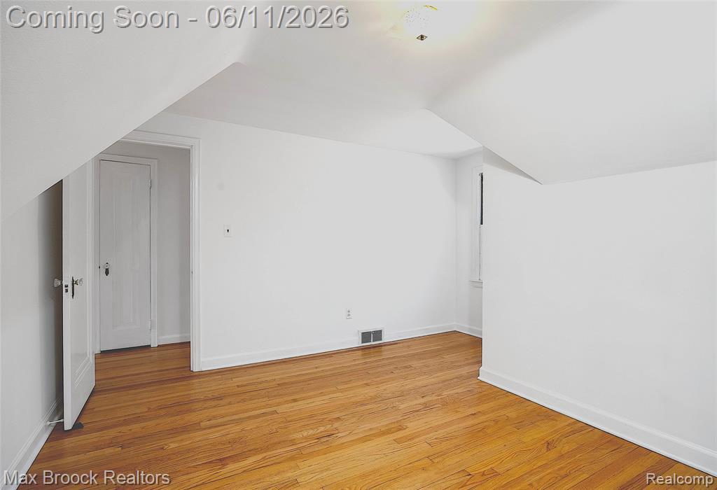 14 Fairwood Boulevard, Pleasant Ridge, MI — Photo 30