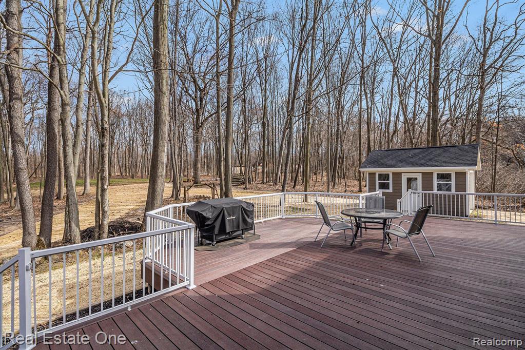 8155 Sheraton Park Drive, Fenton, MI 48430 — Photo 8