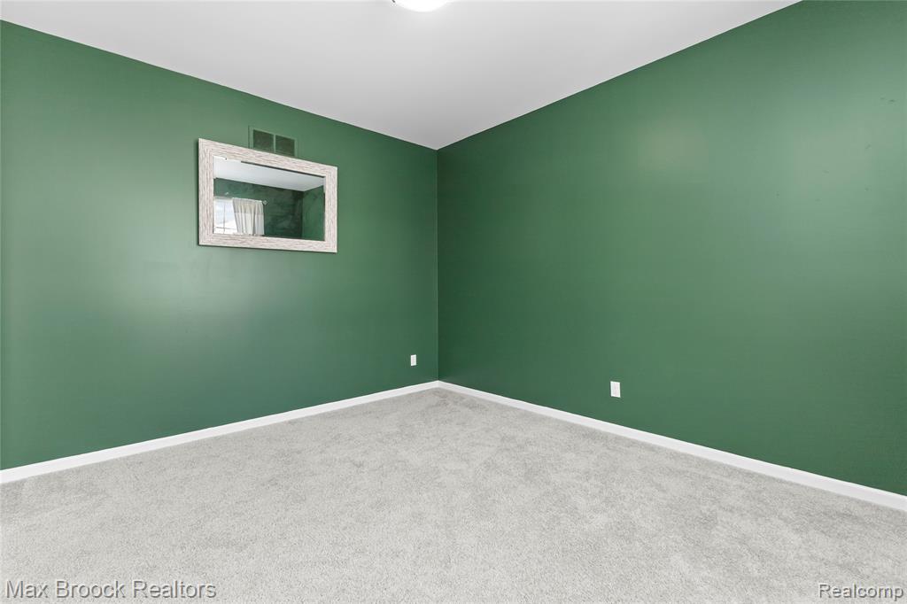 4211 Kent Road, Royal Oak, MI 48073 — Photo 12