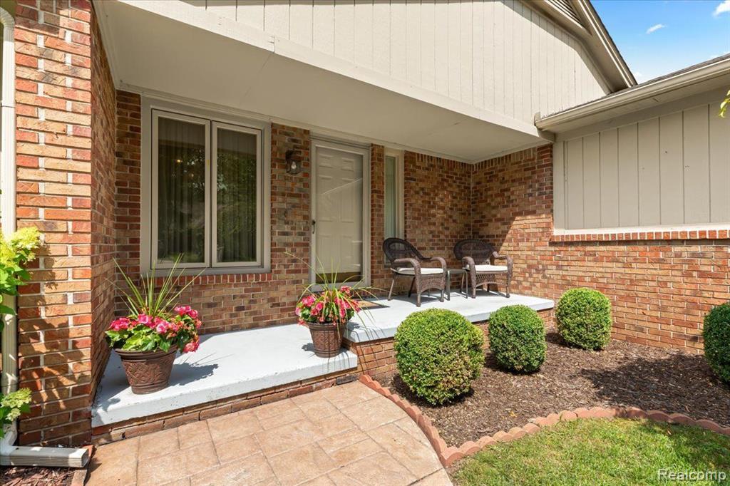 4280 ELIZABETH Lane, Walled Lake, MI 48390 — Photo 4