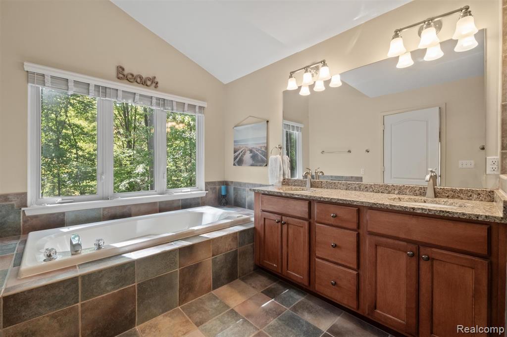 6404 Pennington Drive, White Lake, MI 48383 — Photo 10
