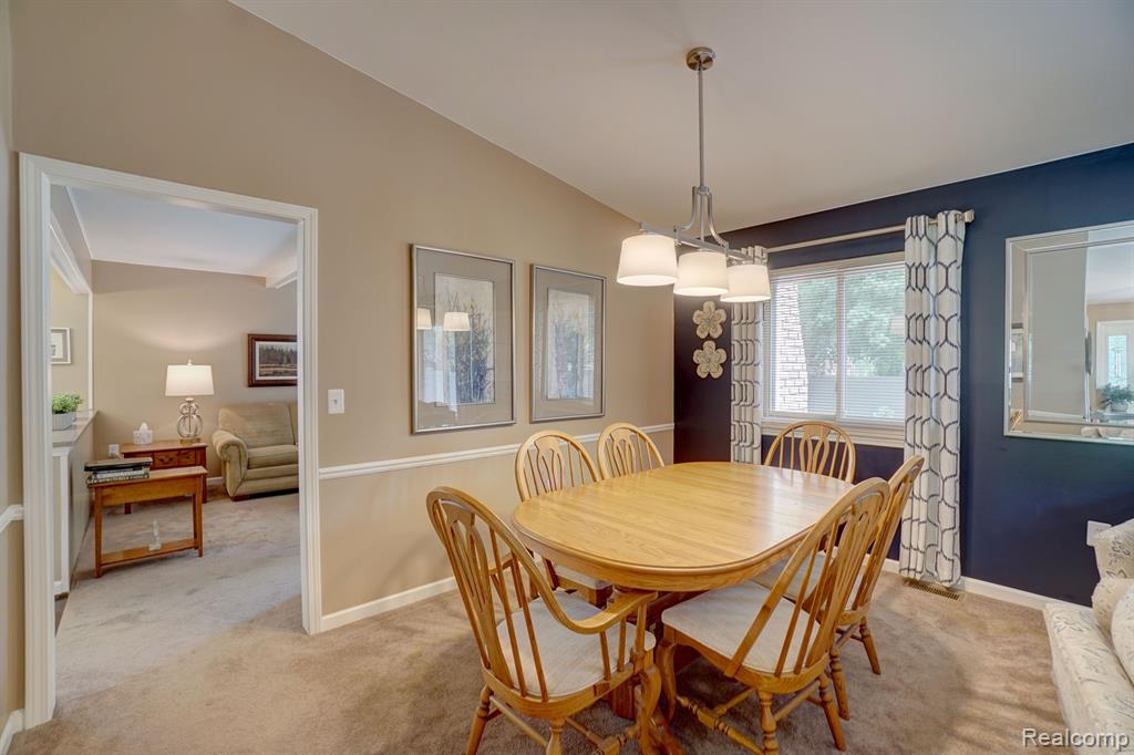 5760 LARKINS Drive, Troy, MI 48085 — Photo 8