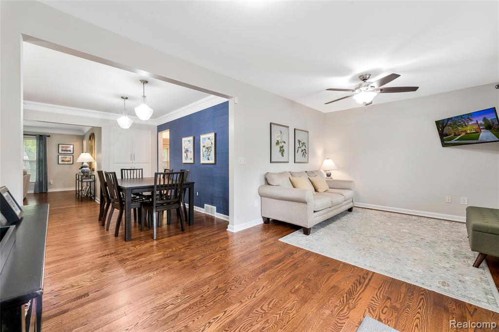 10054 Lincoln Drive, Huntington Woods, MI — Photo 16