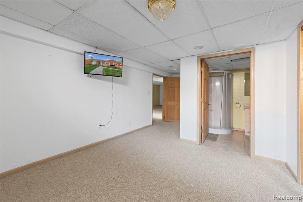 20085 Wedgewood Drive, Grosse Pointe Woods, MI 48236 — Photo 28