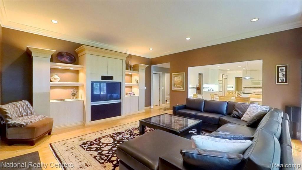 6783 Burtonwood Drive, West Bloomfield, MI — Photo 18