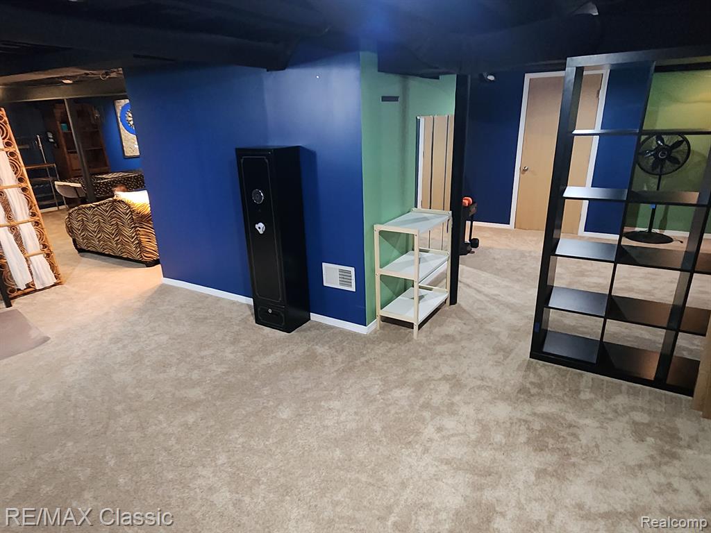 621 SYMES Avenue, Royal Oak, MI 48067 — Photo 34